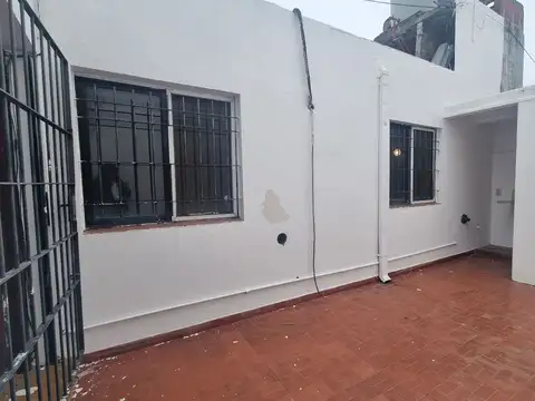 Depto Tipo Casa en Alquiler en Lomas de Zamora, $ 850.000