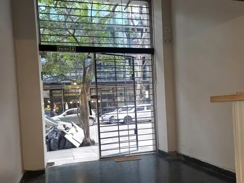 HERMOSO LOCAL a mts AV CABILDO 1500;  38 m2 TOTALES DE SUPERFICIE, A LA CALLE,  3,00 DE ANCHO X 6,50 MTS DE LARGO, CON ENTREPISO DE 3 X 2,50 y SUB-SUELO DE 18 MTS DE SUPERFICIE.