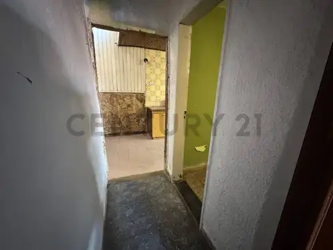 VENTA - CASA PB 4 AMB + DEPTO PA 3 AMB - IDEAL INVERSOR - A REFACCIONAR - VILLA MAIPU