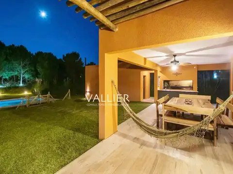 Casa en Alquiler Temporal en Barrio Residencial 1, USD 3.300