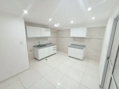 Felipe Amoedo 1500, Piso pb
