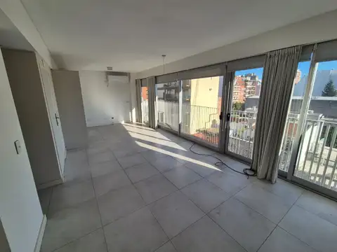 Amplio studio loft en semipiso, Muy lunminoso vista abierta