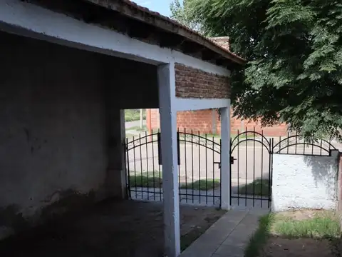 Casa 4 ambientes con 1 baño