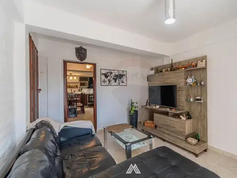Casa 3 ambientes con 2 baños