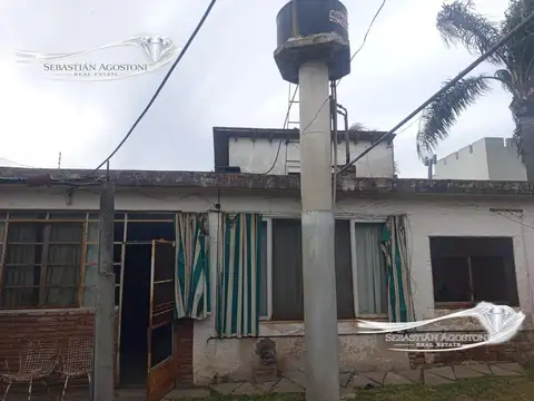 Casa en Venta con 3 cocheras