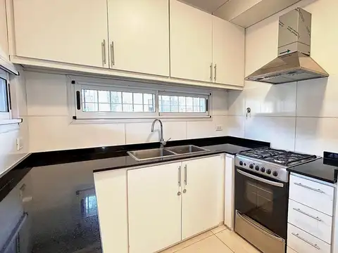 Casa en Venta en Olivos Uzal / Panamericana, USD 179.000