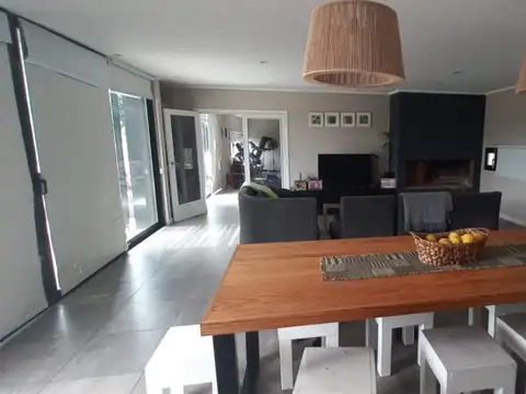 Casa 4 ambientes con 3 baños