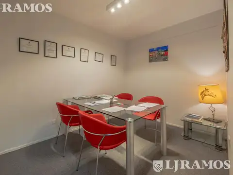 Oficina en Venta 60 años