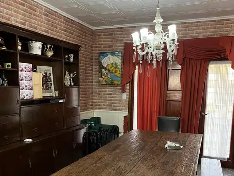 SAN PEDRO al 5600 e / Chacabuco y Sarandi