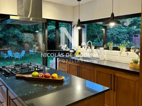 Casa en venta en Pinares de 3 dormitorios, sobre Camino a la Laguna.