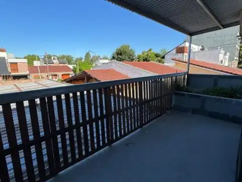 Casa en Alquiler con 1 cochera