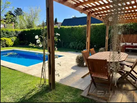 IMPECABLE CASA DE 6 AMB.  RECICLADA EN ARANZAZU
