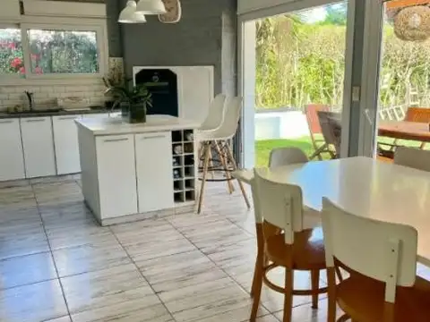 Casa 6 ambientes con 3 baños