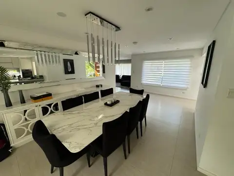 Casa 5 ambientes con 3 baños