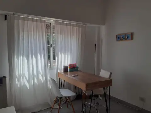 DEPOSITO / LOCAL VENTA CON VIVIENDA/OFICINA LOMAS DE SAN ISIDRO