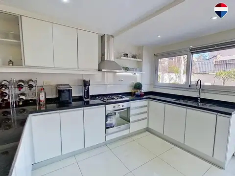 Departamento 4 ambientes con 2 baños