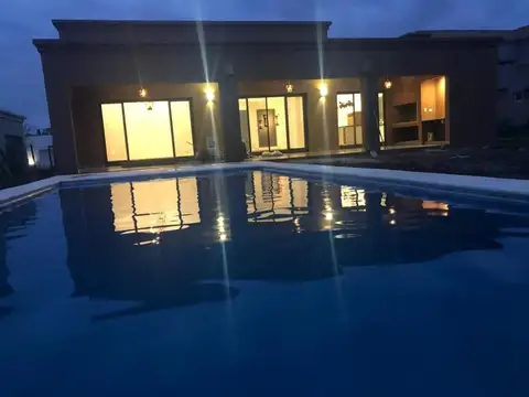 Ruta 9 Panamericana Km. 61 La Reserva Cardales Cc