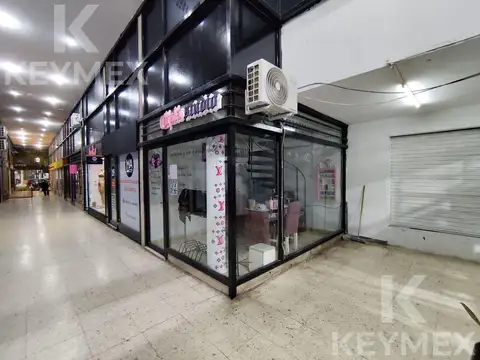 LOCAL COMERCIAL EN 8 e/49 y 50 \u002D Gal. Montecarlo
