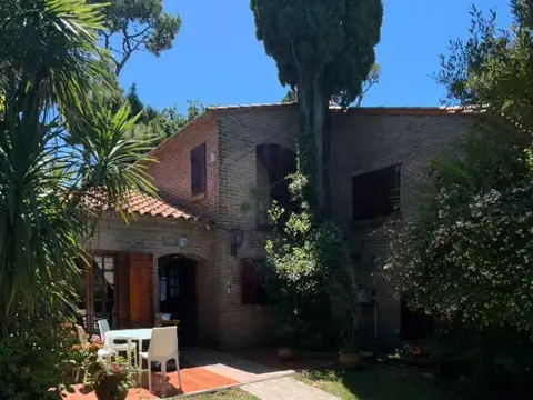 PASEO 103  y Av. 10 Barrio Norte Villa Gesell