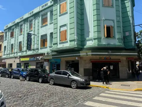 Hotel con locales en venta en Constitución, Capital Federal