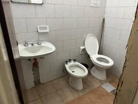Hotel con locales en venta en Constitución, Capital Federal