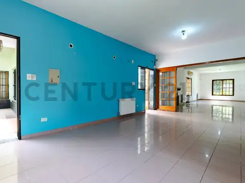 VENTA CASA 5 AMB JARDIN QUINCHO PILETA  1500M2 PARQUE  LELOIR PERMUTA