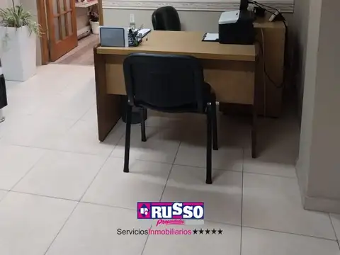 Oficina 4 ambientes con 1 baño