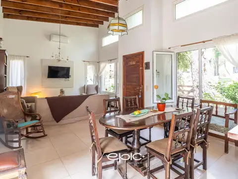 Casa en Venta con 1 cochera