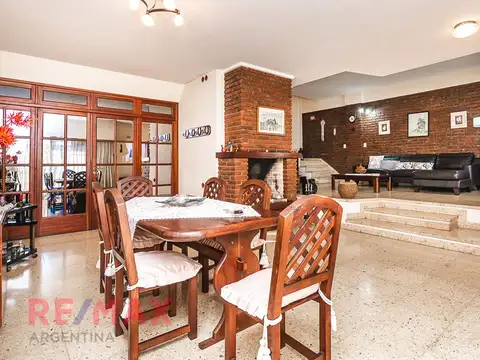 Casa en Venta con 1 cochera