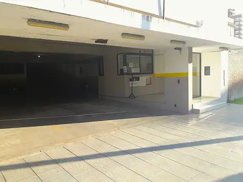 VENTA COCHERA EN MIRAMAR - EDIFICIO PETRA