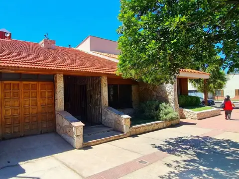 VENTA GRAN CASA CENTRICA SAN RAFAEL, MENDOZA