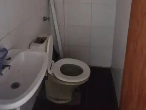 LOCAL COMERCIAL DE 2 X 6 SOBRE AVENIDA ALVEAR 1886