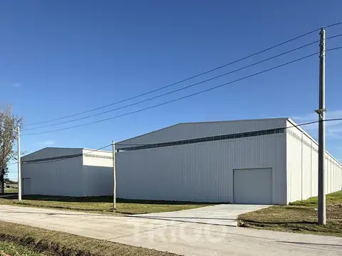 Dos Naves Industriales en alquiler 6280 m2 dentro de predio cerrado en Moreno 7 min de Acceso Oeste