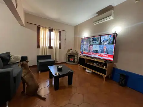 Venta, hermoso PH al frente, 3 ambientes y medio, con patio