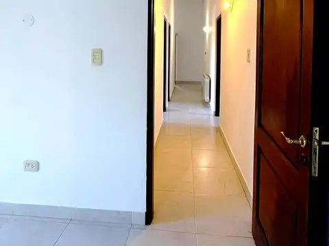 Hermosa casa, finas terminaciones