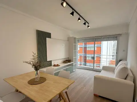 R-Mdp - Pza Colón - Corrientes 2002  Piso 8 - 2 amb IMPECABLE, reciclado a nuevo. amoblado