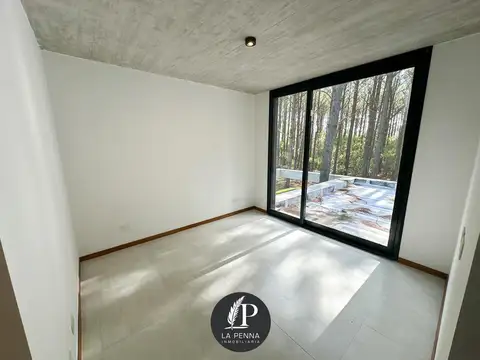 Casa 5 ambientes con 4 baños