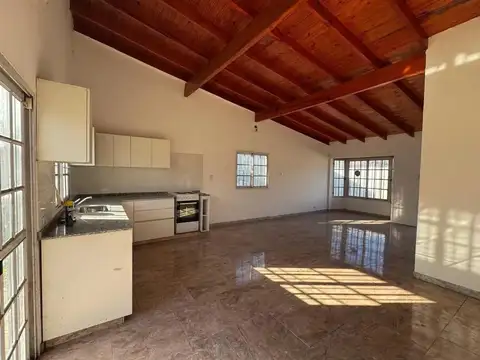 Casa 3 ambientes con 1 baño