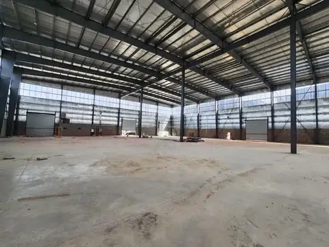 NAVE INDUSTRIAL DE 3.000 M² CON EXCELENTE ESTRUCTURA