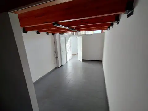 Local en Alquiler en Alberdi, $ 320.000