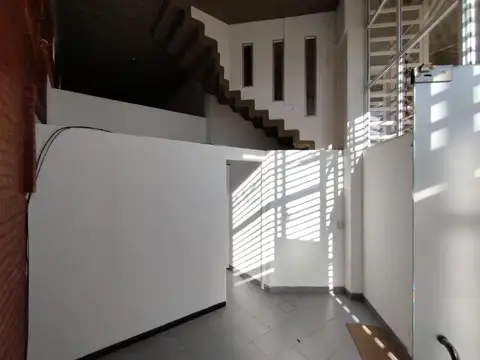 Hipólito Yrigoyen 1200