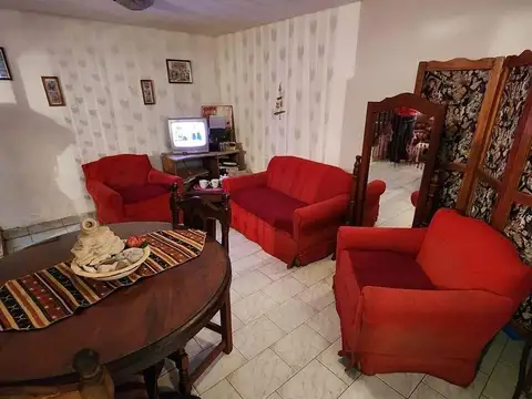 Casa 3 ambientes con 1 baño