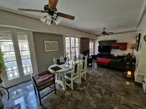 PH 1° Piso x Esc. 4 Ambientes al Frente con Balcon - Terraza - Parrilla y Quincho
