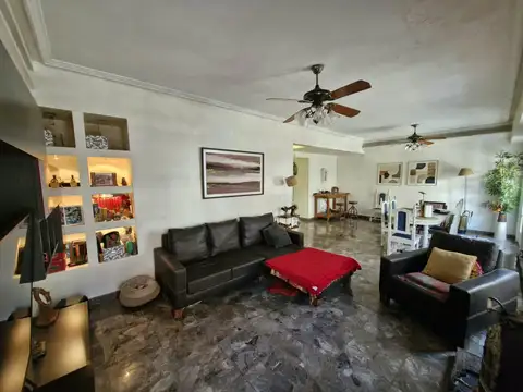 Depto Tipo Casa 4 ambientes con 2 baños