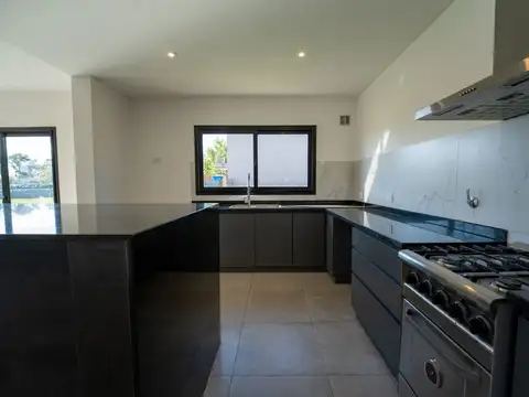 Casa en Alquiler en Joaquin Gorina, $ 2.000.000