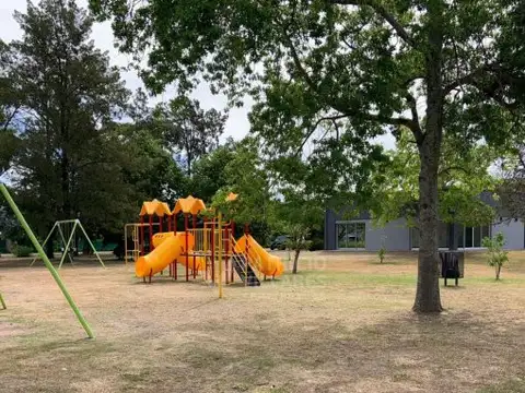 C. 163 7887, Guillermo Enrique Hudson, Provincia de Buenos Aires, Argentina