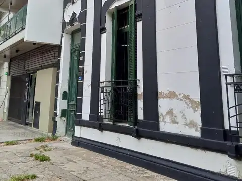 LOCAL EN ALQUILER 47 E/ 15 y 16 100 m2