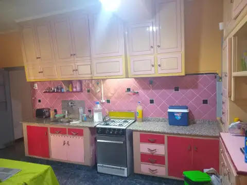 Amplia propiedad en venta en el centro de Perdriel