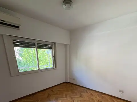 Palermo Hollywood 3 Ambientes Espectaculares! Cochera fija y Baulera. Todo Frente con balcón corrido.