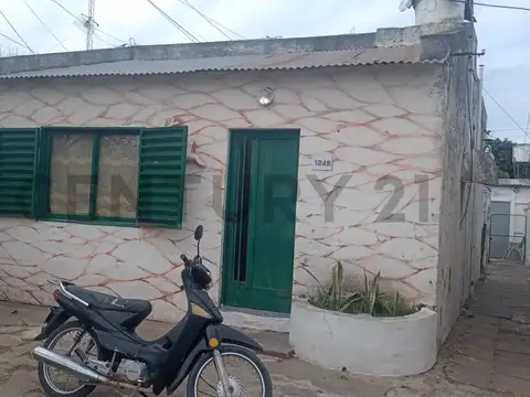 San Lorenzo 1200, Piso 0